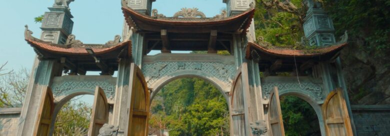 Ninh Binh: A Tale of Tranquility and Limestone Splendor