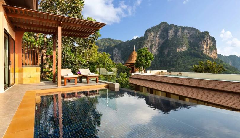 How Expats Find INSANELY CHEAP Accommodation in THAILAND!