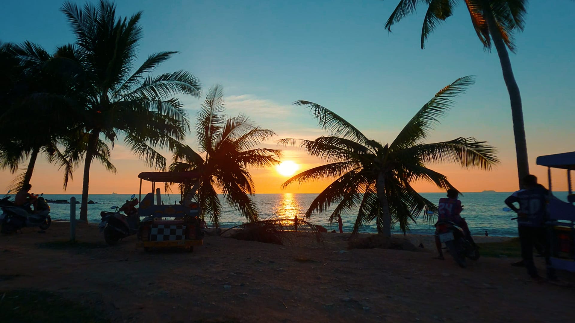 My FIRST TIME in KOH LANTA 🇹🇭 This Blew Me Away