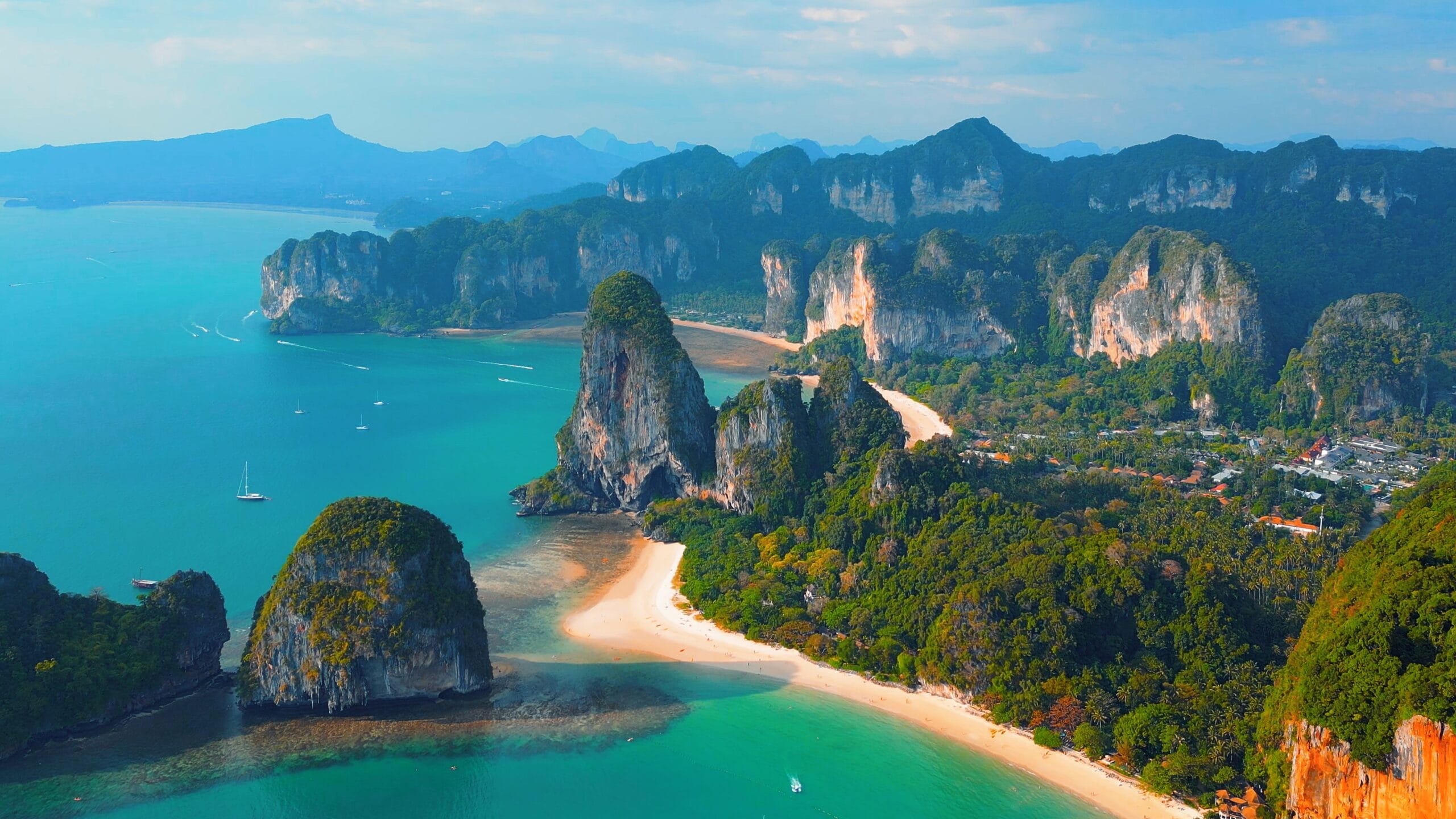 17 WEIRD Things NORMAL in Thailand, But ILLEGAL Worldwide
