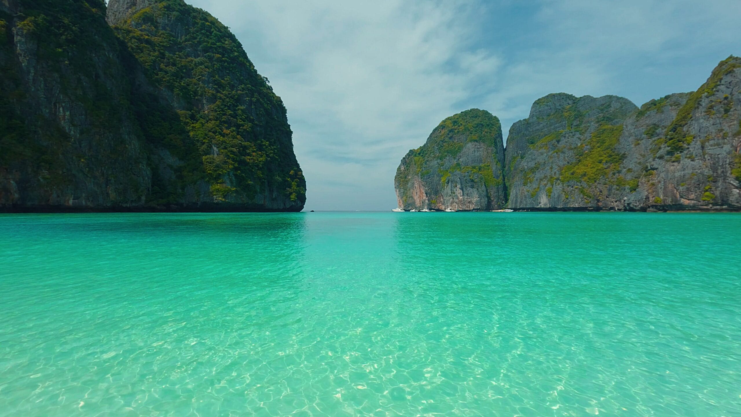 Which KRABI Tour is Best for You? Phi Phi Islands, Koh Hong, or 4 Islands?