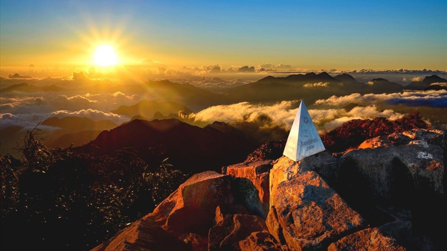 Fansipan Summit – Nothing in Asia Prepared Me for This Place 🇻🇳